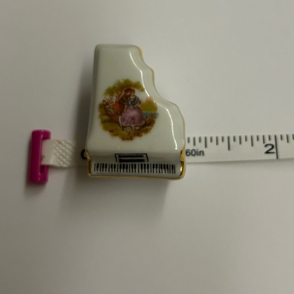 Limoges Miniature Piano made in France 24k Gold Hand Painted - Picture 11 of 16